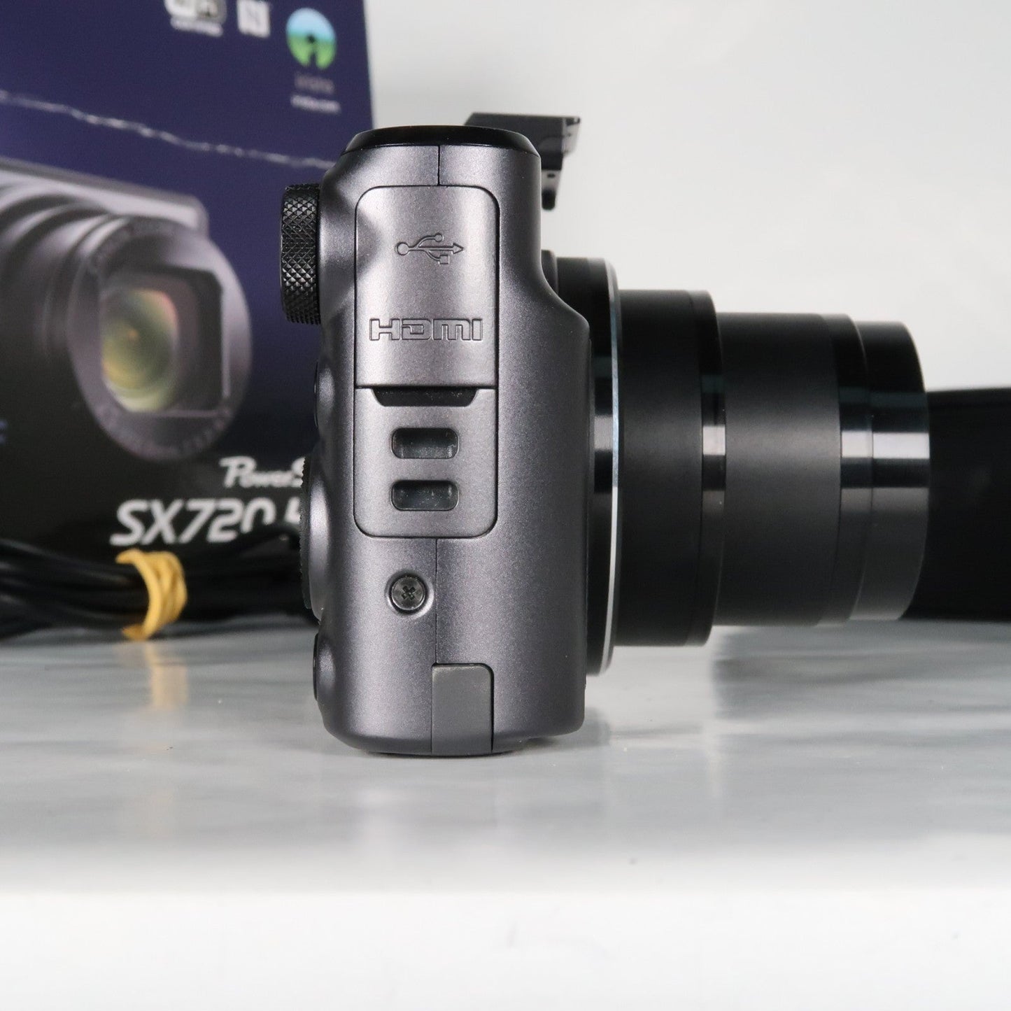 Cenon PowerShot SX720 HS 20.3MP 40x Digital Camera Black + Case + 64GB SD Card