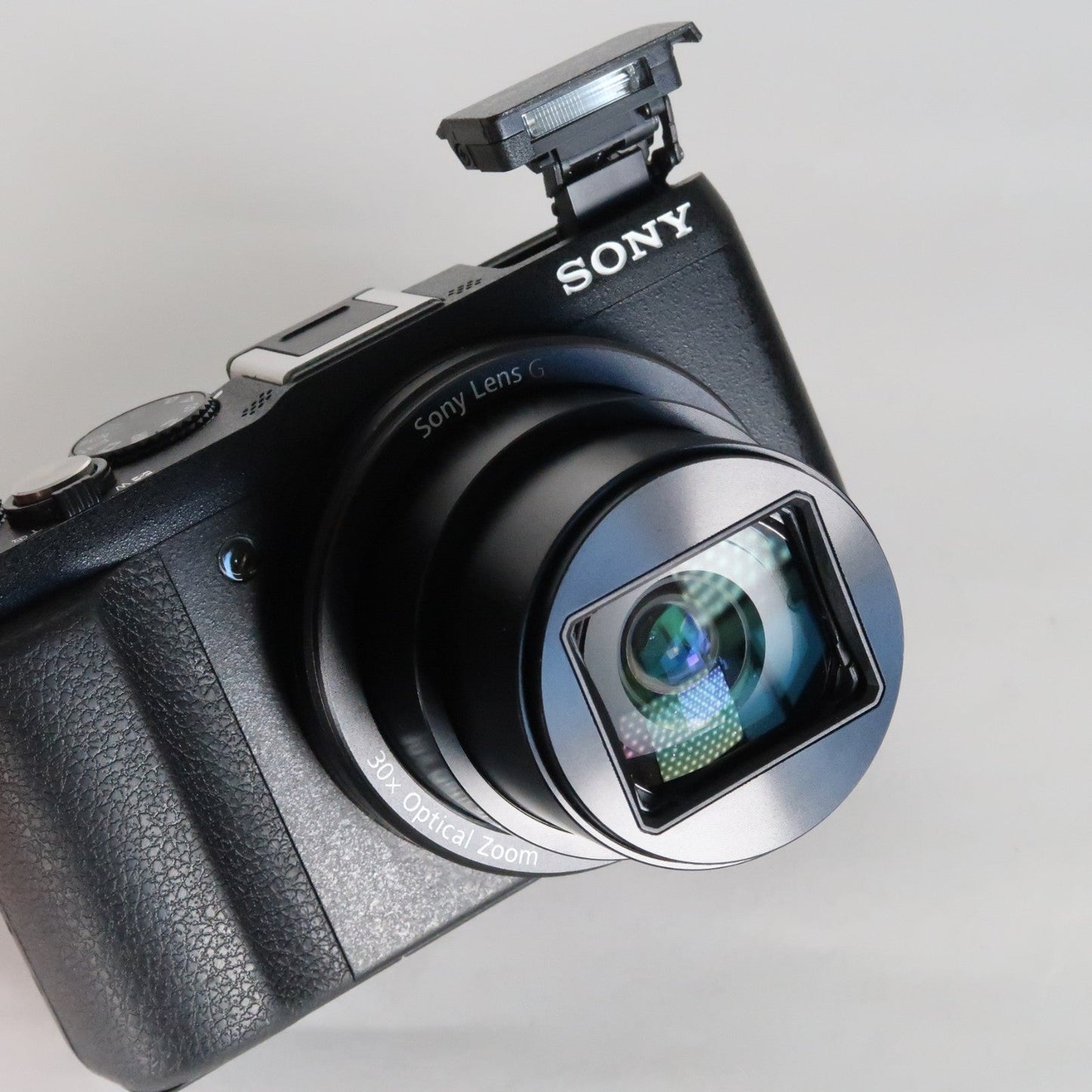 Soney CyberShot DSC-HX60V 20.4MP – Black – 30x Zoom + Case + 32GB SD Card