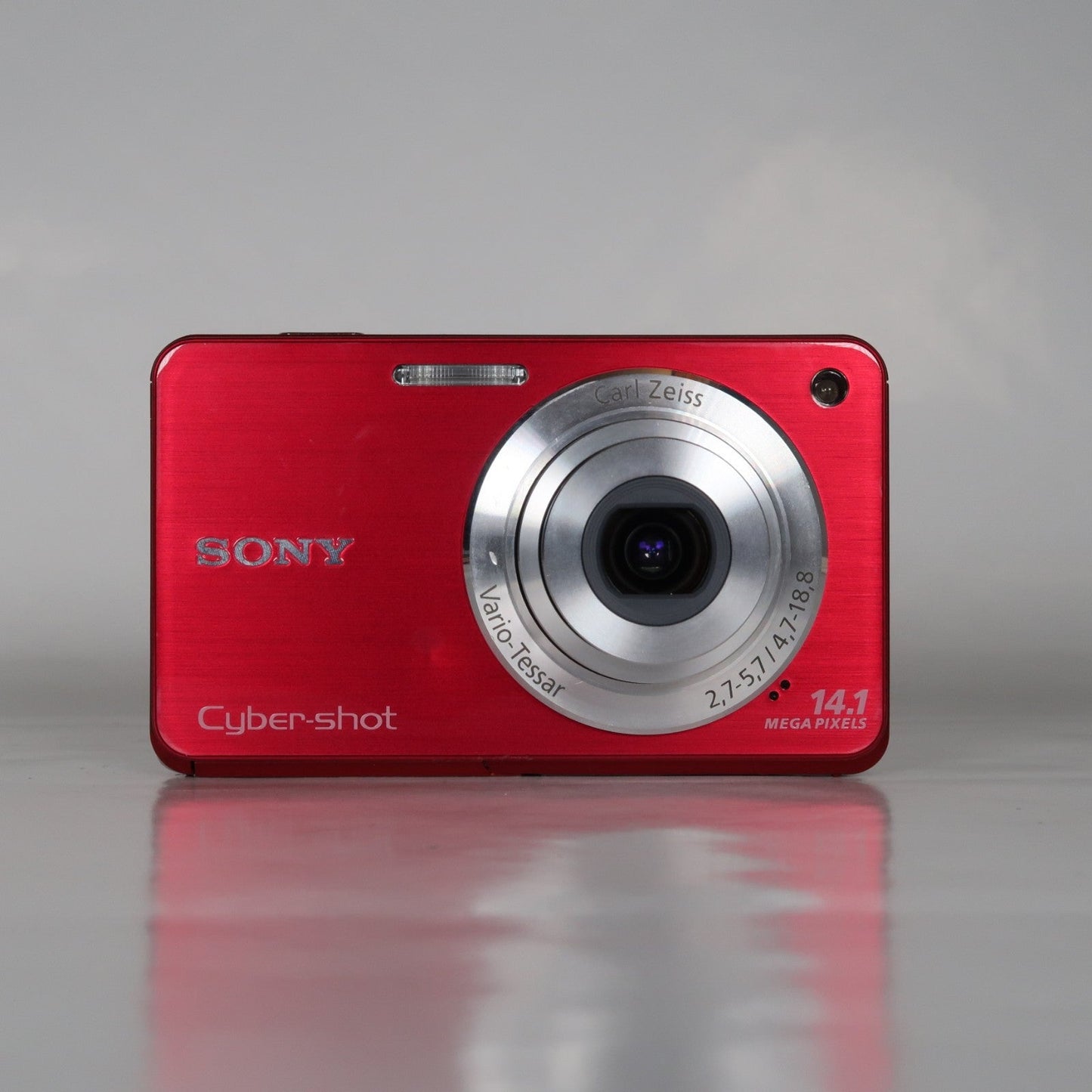 Soney Cybershot DSC-W560 14.1MP Digital Camera Red, Case – Excellent