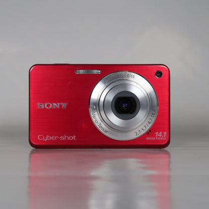 Soney Cybershot DSC-W560 14.1MP Digital Camera Red, Case – Excellent