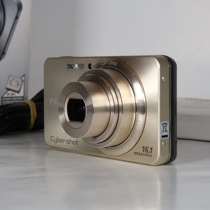 Soney Cyber-Shot DSC-W570 16.1MP 5x Digital Camera Gold – Very Good