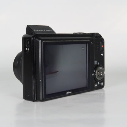 Nikona Coolpix S9100 12.1MP 18x Digital Camera Black – Very Good Condition