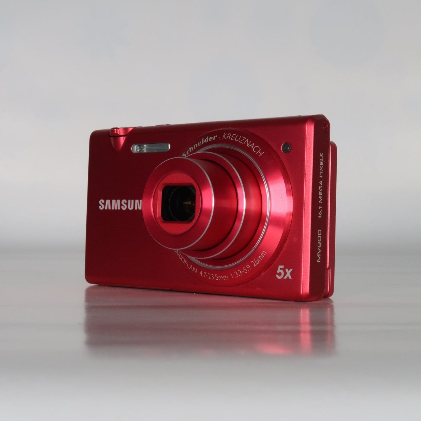 Samung  MV Series MV800 16.1MP Digital Camera Red, Case - Excellent