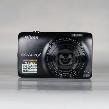 Nikona Coolpix S6300 16MP Compact Digital Camera – 10x Zoom, Case, SD Card
