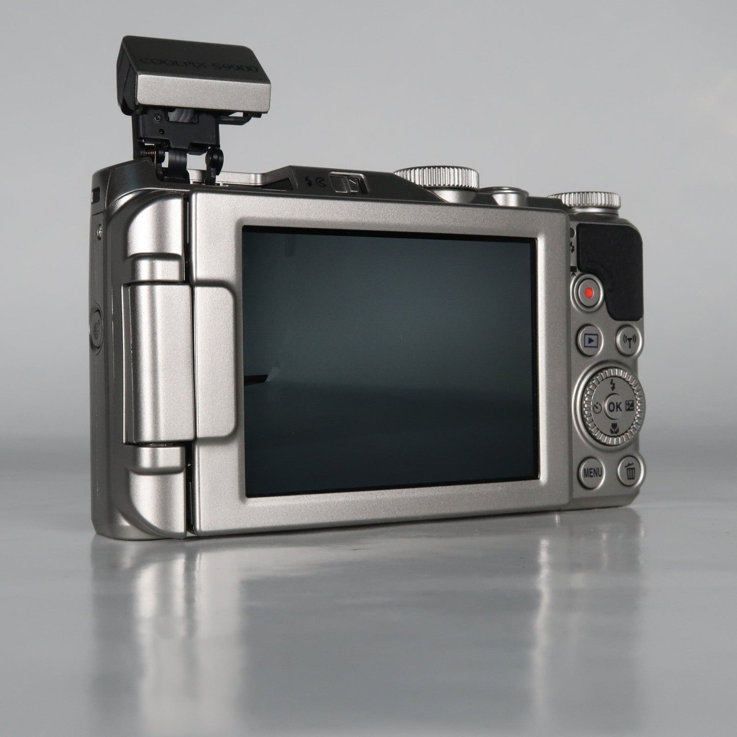 [Mint] Nikona Coolpix S9900 30x Digital Compact Camera Silver + Case + SD Card