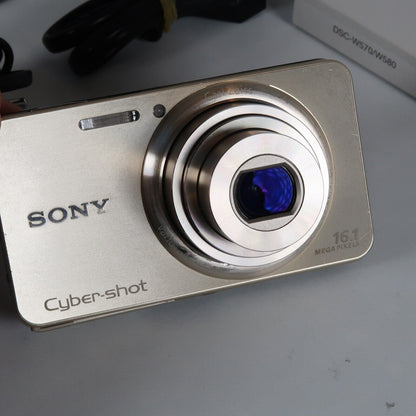 Soney Cyber-Shot DSC-W570 16.1MP 5x Digital Camera Gold – Very Good