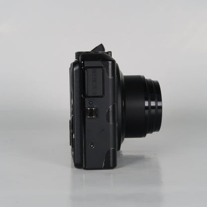 Nikona Coolpix S9100 12.1MP 18x Digital Camera Black – Very Good Condition