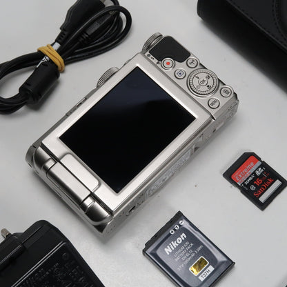 [Mint] Nikona Coolpix S9900 30x Digital Compact Camera Silver + Case + SD Card