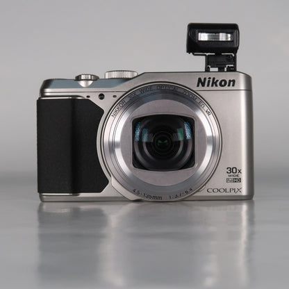 [Mint] Nikona Coolpix S9900 30x Digital Compact Camera Silver + Case + SD Card