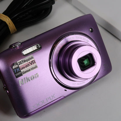 Nikona CoolPix S3500 20.1MP Digital Camera Purple – Mint Condition, Original Packaging