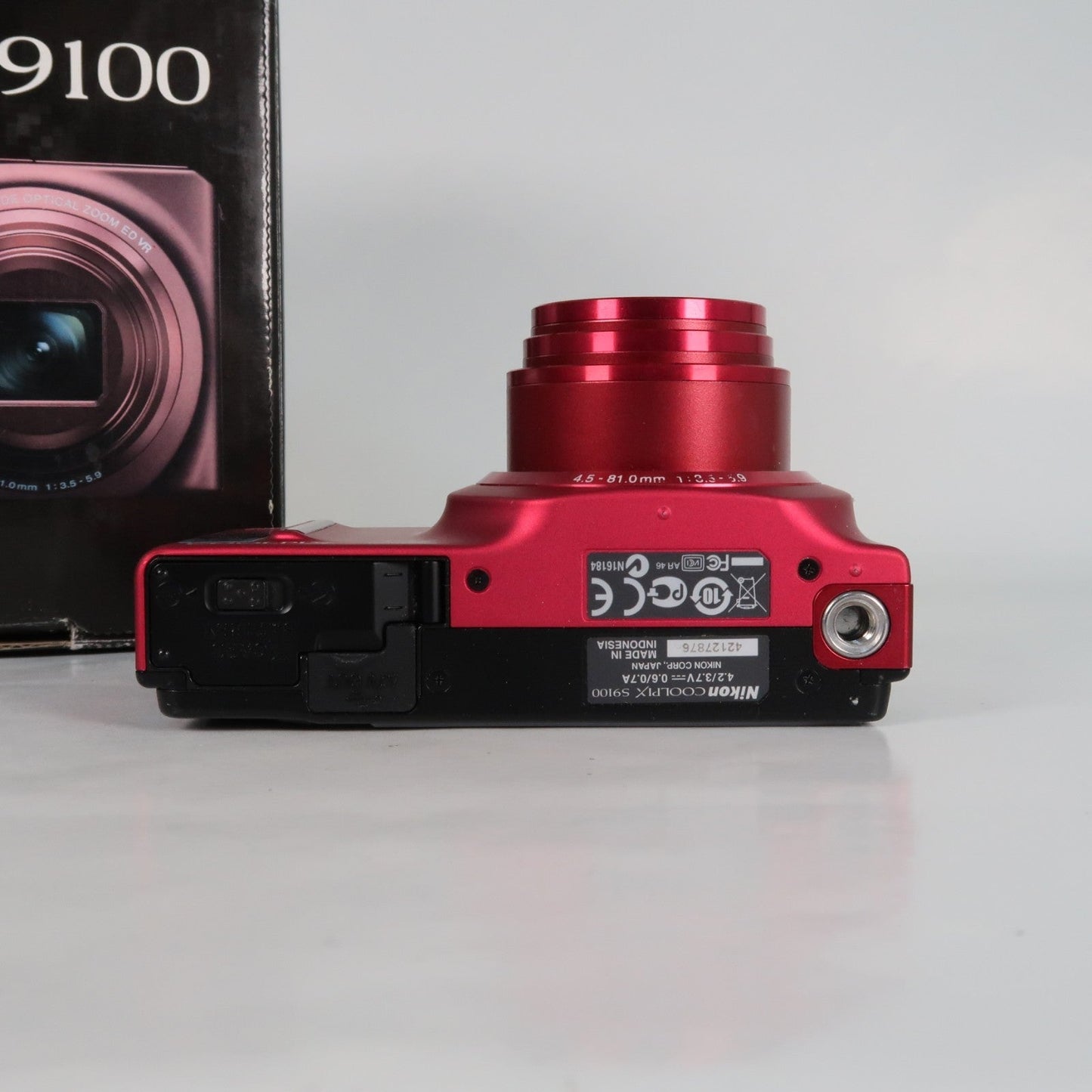 Nikona Coolpix S9100 12.1MP 18x Digital Camera Red, Case, SD Card – Very Good