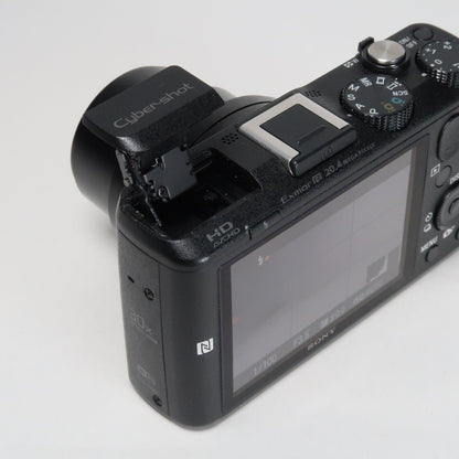 Soney CyberShot DSC-HX60V 20.4MP – Black – 30x Zoom + Case + 32GB SD Card