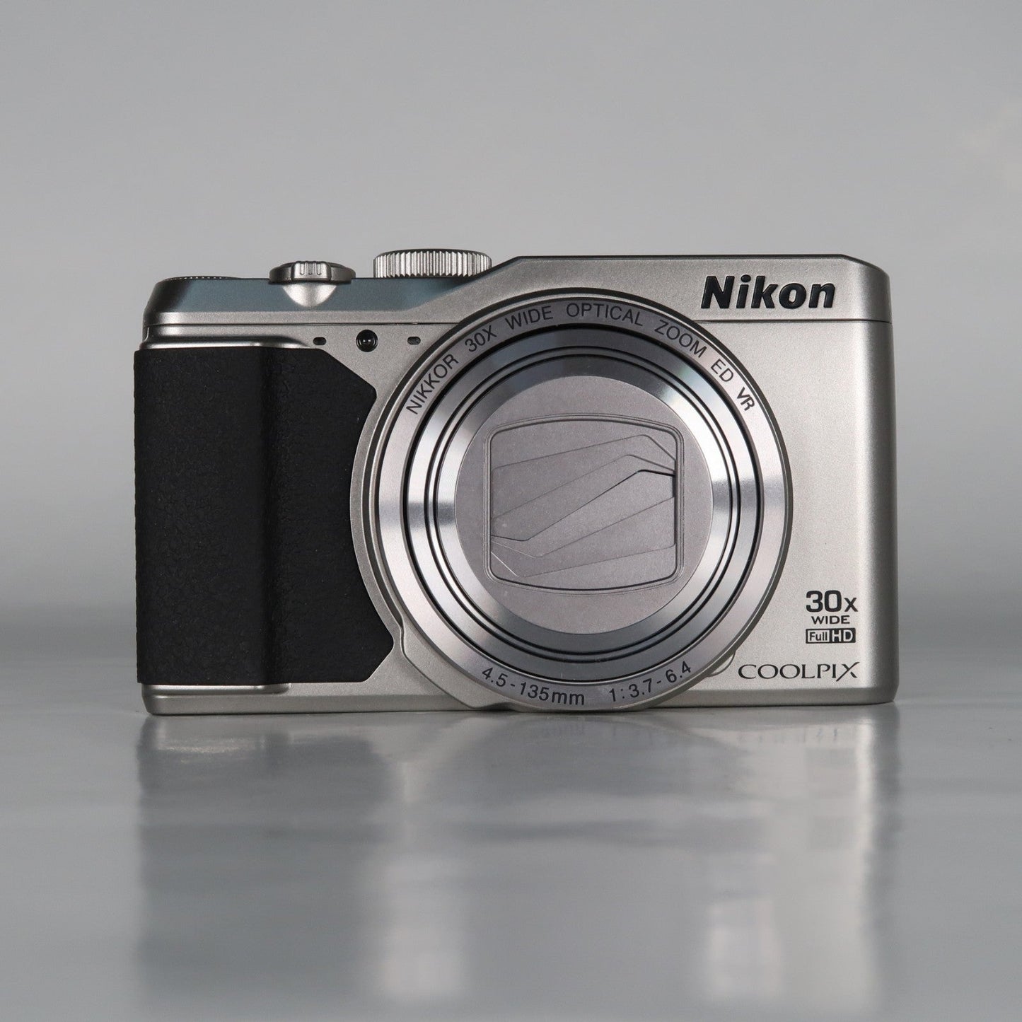 [Mint] Nikona Coolpix S9900 30x Digital Compact Camera Silver + Case + SD Card