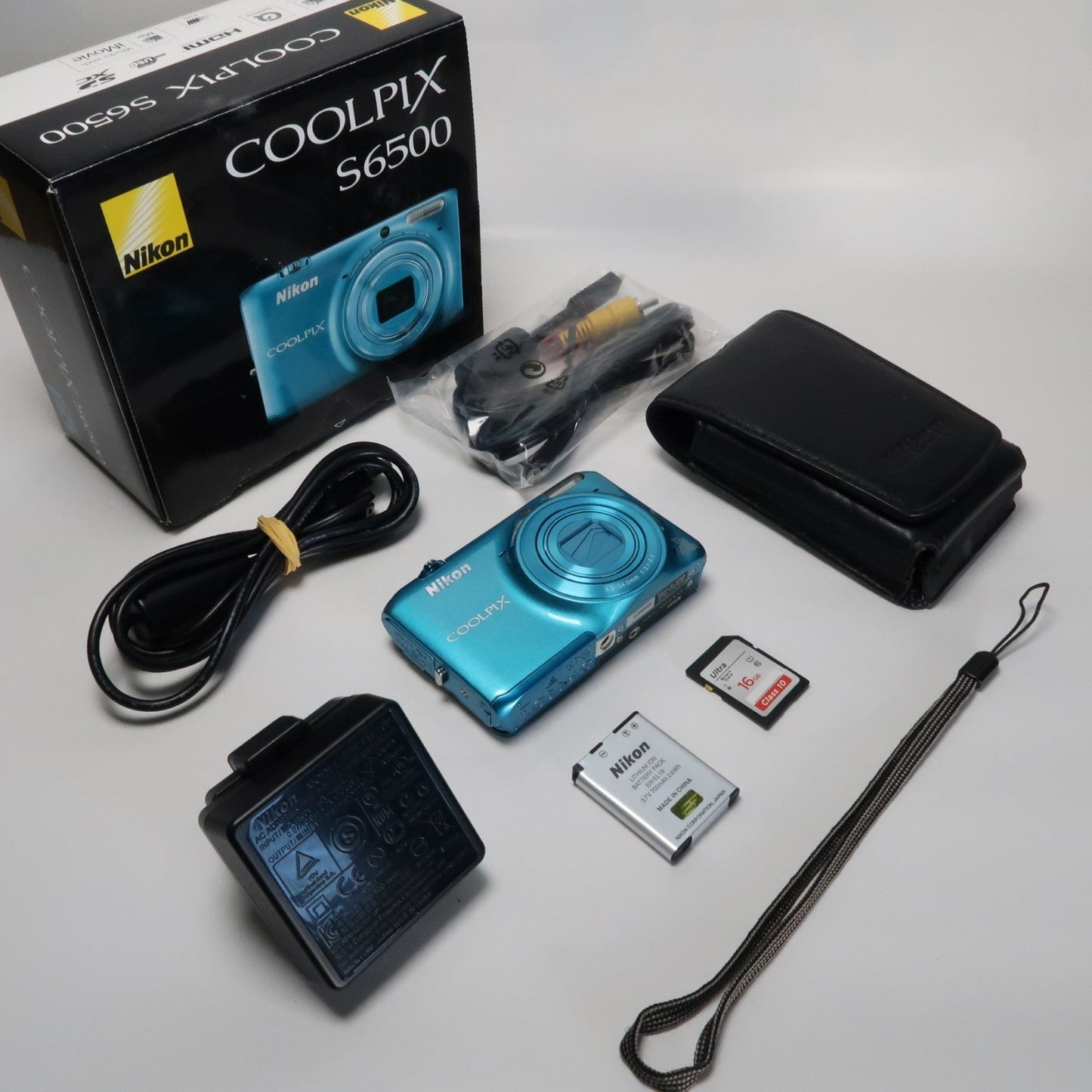 Nikona Coolpix S6500 16.0MP Compact Digital Camera – Blue, Complete Kit – Tested
