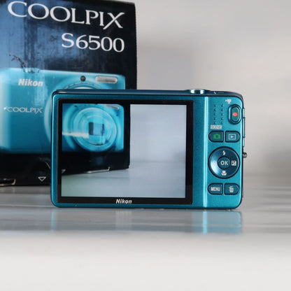 Nikona Coolpix S6500 16.0MP Compact Digital Camera – Blue, Complete Kit – Tested