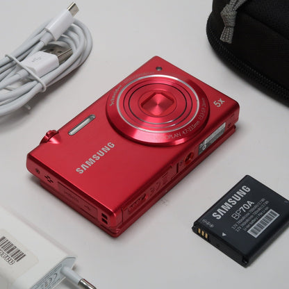 Samung  MV Series MV800 16.1MP Digital Camera Red, Case - Excellent