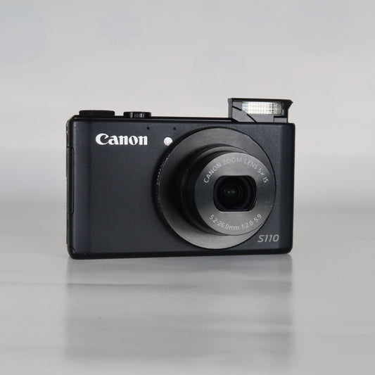 Cenon PowerShot S110 12.1MP Digital Camera – Black, Case, SD Card – Excellent
