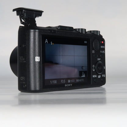 Soney CyberShot DSC-HX60V 20.4MP – Black – 30x Zoom + Case + 32GB SD Card