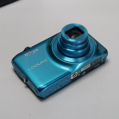 Nikona Coolpix S6500 16.0MP Compact Digital Camera – Blue, Complete Kit – Tested