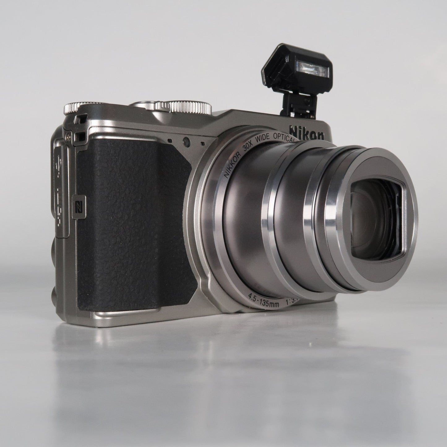 [Mint] Nikona Coolpix S9900 30x Digital Compact Camera Silver + Case + SD Card
