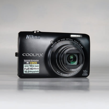 Nikona Coolpix S6300 16MP Compact Digital Camera – 10x Zoom, Case, SD Card